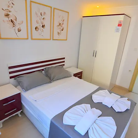 Royalis 3*